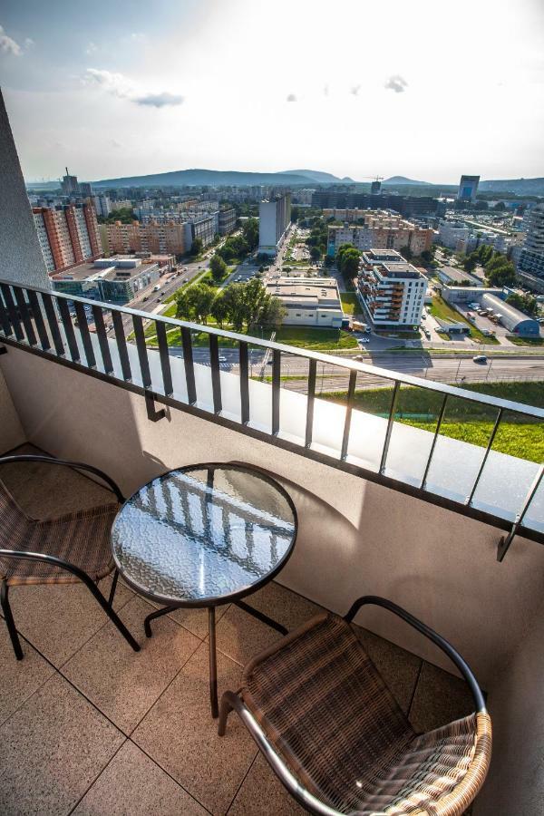 Air-Conditioned City View Apartment 24H Check-In Pozsony Kültér fotó