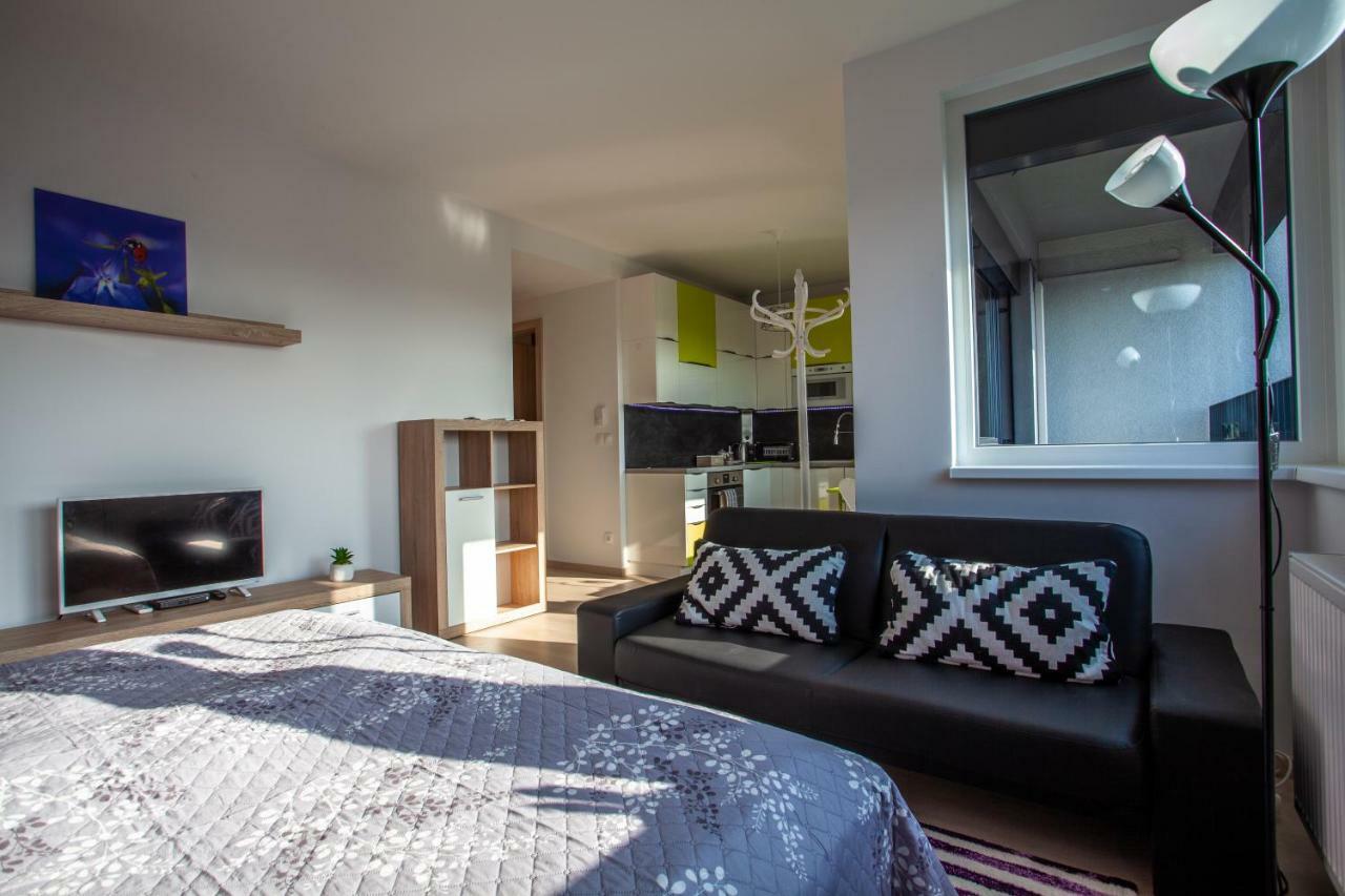 Air-Conditioned City View Apartment 24H Check-In Pozsony Kültér fotó
