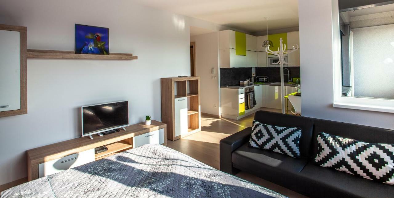 Air-Conditioned City View Apartment 24H Check-In Pozsony Kültér fotó