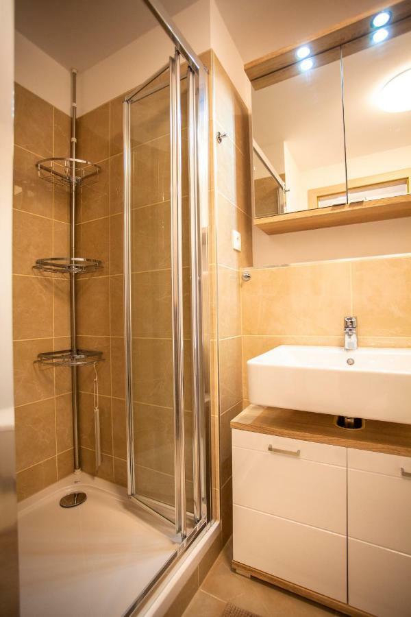 Air-Conditioned City View Apartment 24H Check-In Pozsony Kültér fotó