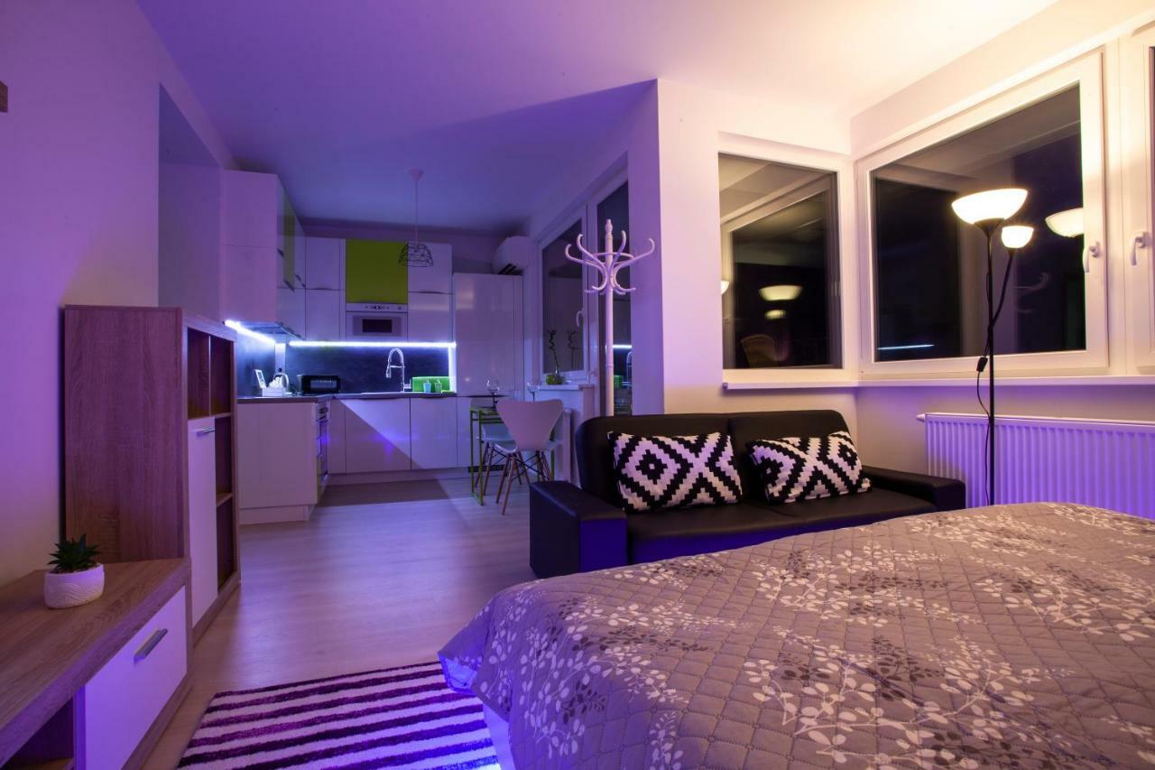 Air-Conditioned City View Apartment 24H Check-In Pozsony Kültér fotó