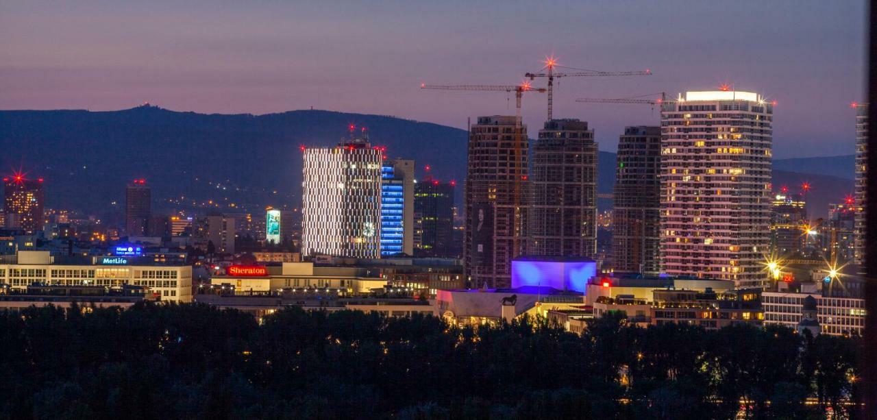Air-Conditioned City View Apartment 24H Check-In Pozsony Kültér fotó